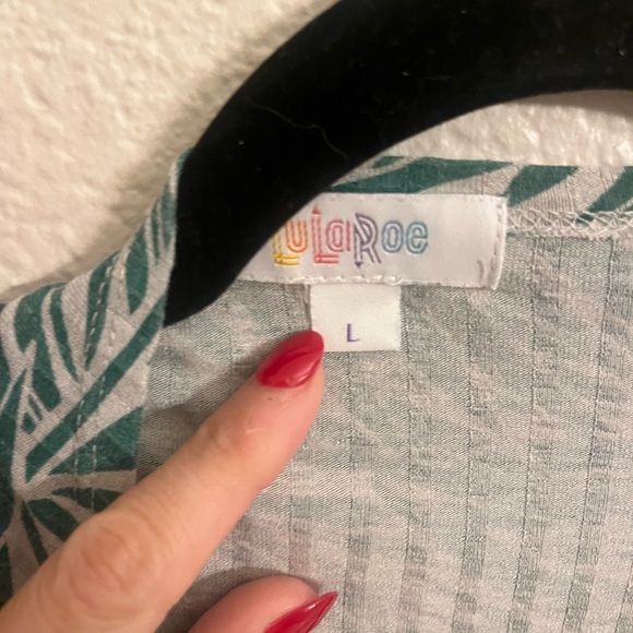 LulaRoe Sarah Green & white palm print duster cardigan. - Picture 5 of 5